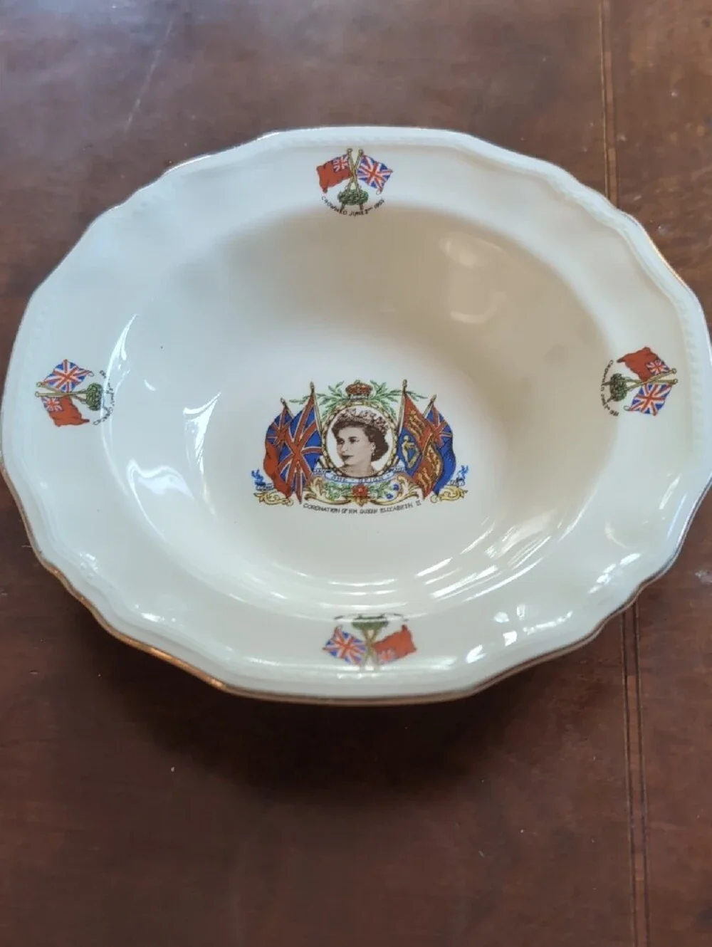 Queen Elisabeth II 1953 Commemorative Ceramic Serving Bowl